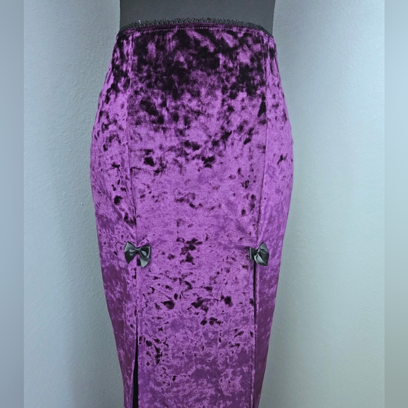 SOLD ** NWT Dolls Kill Widow Purple Crushed Velvet Maxi Skirt - medium - Picture 7 of 11